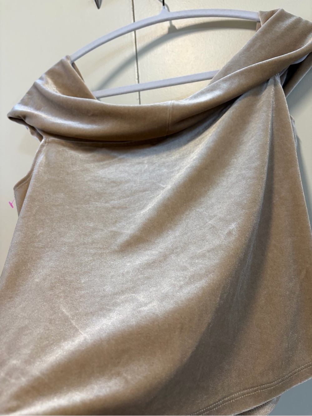 Reformation Ezlynn Off The Shoulder Top Velvet Knit Prosecco Gold in M - Picture 8 of 10